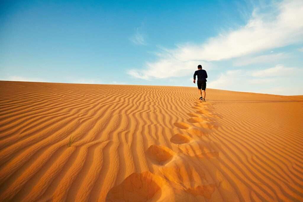 Mann in der Wüste